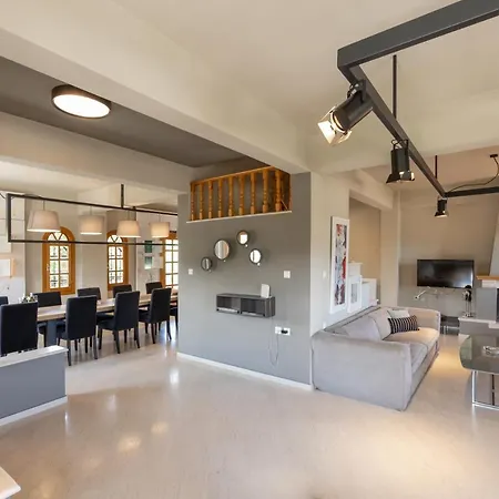 فيلة Elisabeth بلاتامونيس