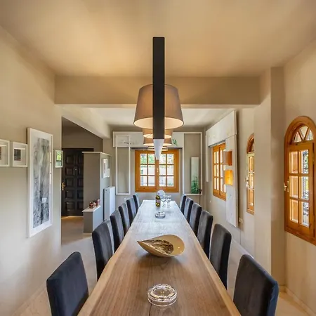 Elisabeth بلاتامونيس